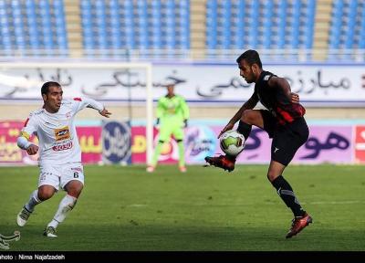 کیانی: تیم های ایرانی از بازی در عمان ضرر می نمایند