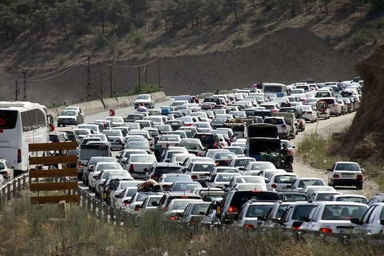 ترافیک سنگین در سه محور منتهی به تهران ترافیک سنگین در سه محور منتهی به تهران