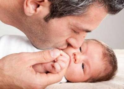 آشنایی با خطرات بوسیدن نوزاد