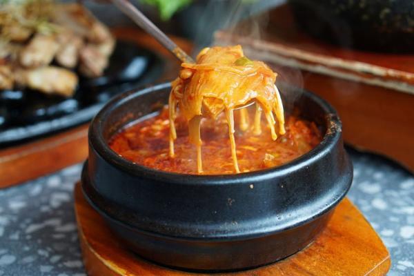 طرز تهیه خوراک کیمچی؛ غذایی لذیذ از کره جنوبی برای روزهای سرد