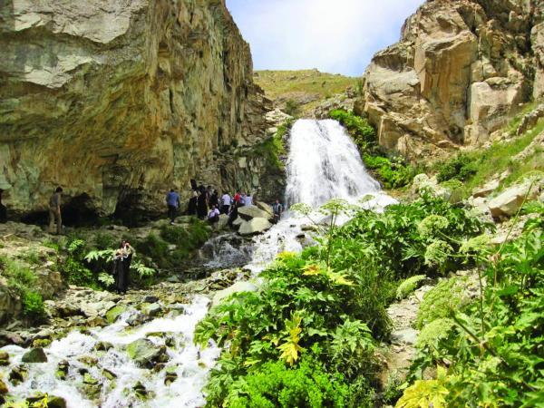 آبشارها مقصد گردشگری در روزهای گرم تابستان ، ملاقات با کبوترخان و چال مگس در شمال تهران