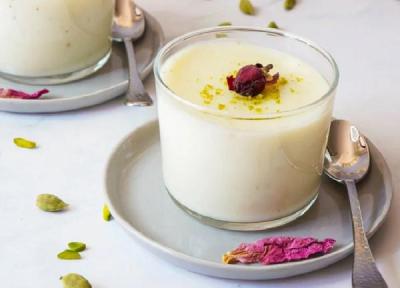 طرز تهیه فرنی نارگیلی با طعم عالی ، چکار کنم فرنی نارگیل سفت نشه؟