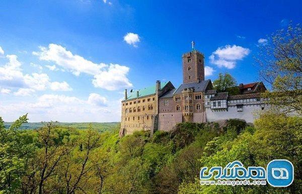 قلعه واردبورگ یکی از قلعه های دیدنی آلمان است قلعه واردبورگ یکی از قلعه های دیدنی آلمان است